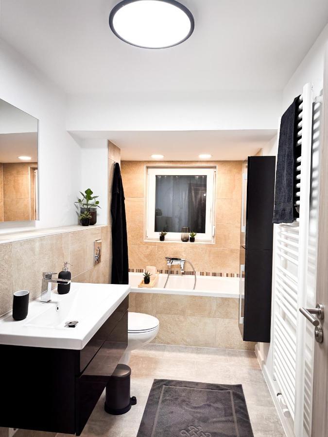 Schoenes Modernes Einfamilienhaus Fuer 1 Bis 6 Personen Rimpar Exterior photo
